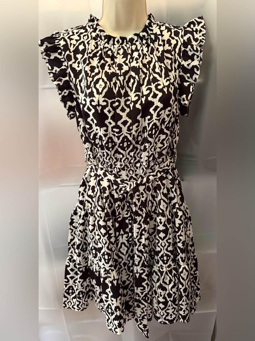 JODIFL Black & White Ikat Print Ruffle-Sleeve Midi Dress